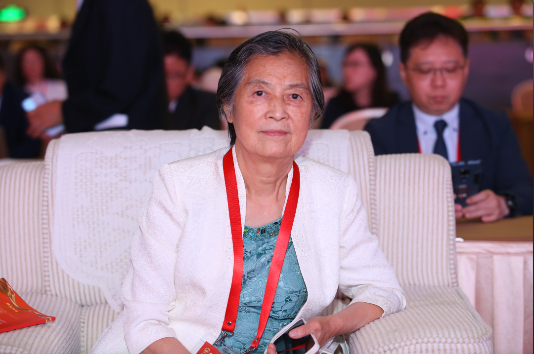 我院名誉院长杨博华受邀出席“协和血管医学大会暨中国血管和腔内血管论坛”(图8) 我院名誉院长杨博华受邀出席“协和血管医学大会暨中国血管和腔内血管论坛”(图8)